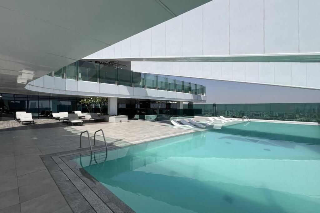 Апартаменты Chic 2 Bed Near Trade Centre With 5 Star Amenities Дубай Экстерьер фото