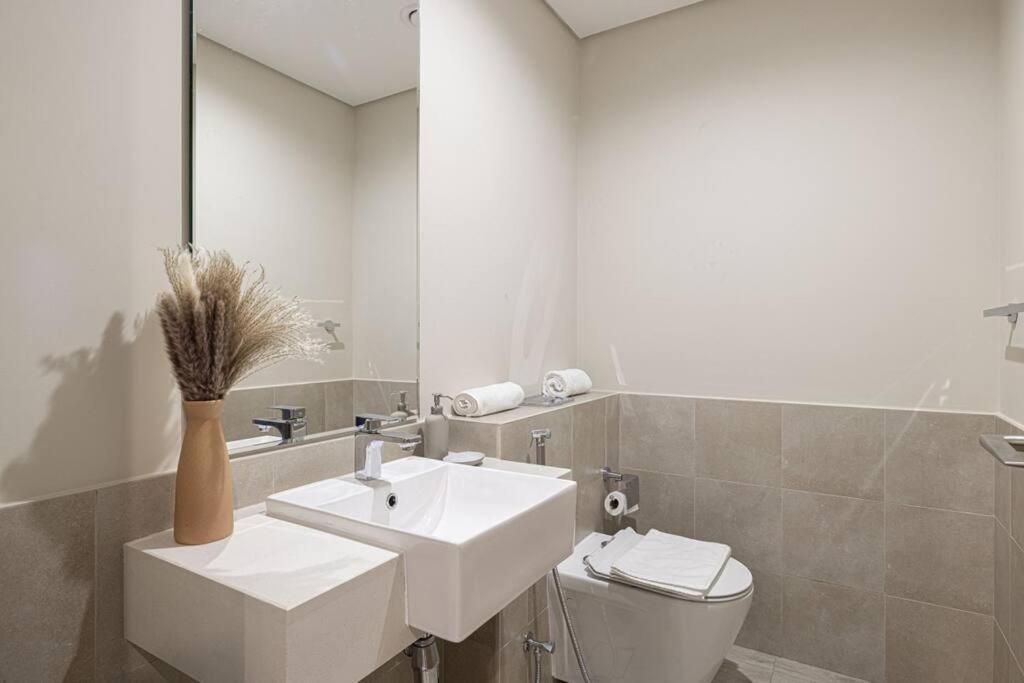Апартаменты Chic 2 Bed Near Trade Centre With 5 Star Amenities Дубай Экстерьер фото
